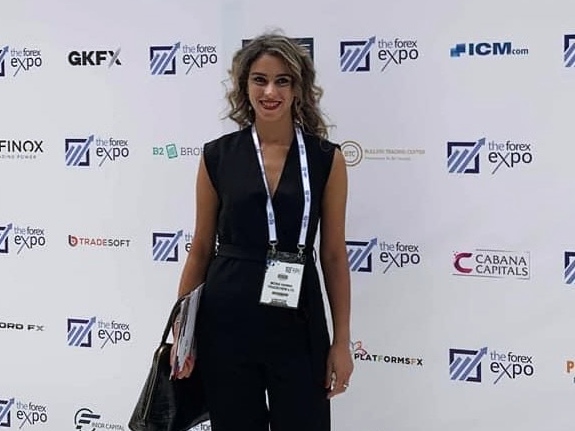 Mona Gad, traductora e intérprete profesional