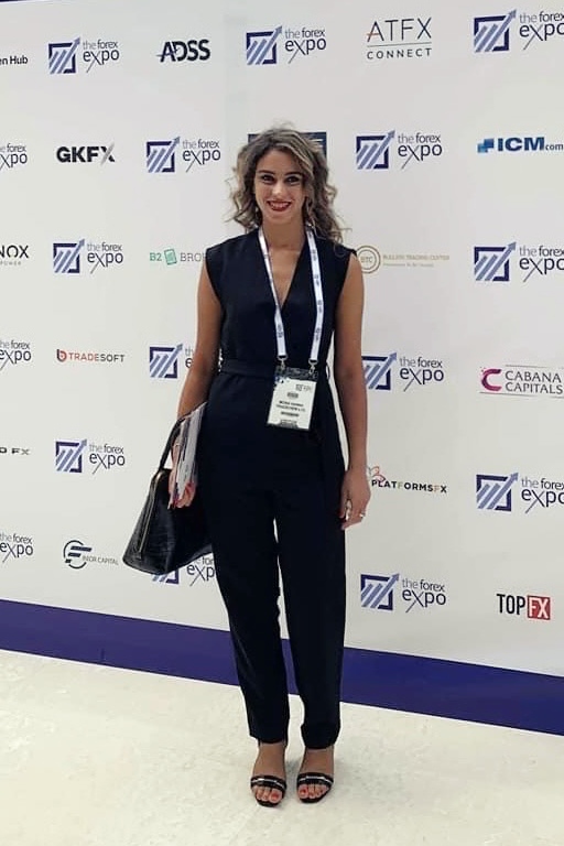 Mona Gad, traductora e intérprete profesional